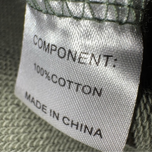 🚨3 for $15 Elevation Worship Reflect Green Graphic Sweatshirt Size Medium - Picture 7 of 8